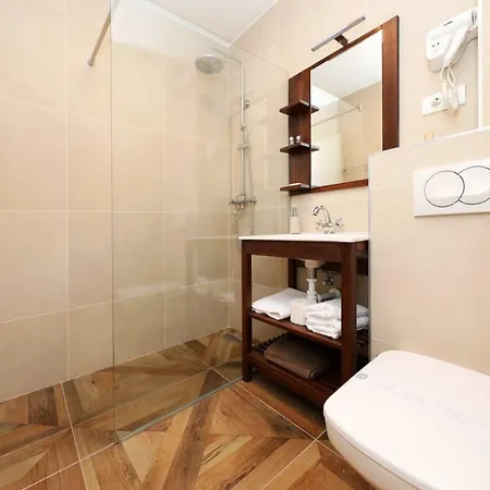 Apartmán Redstone Luxury *